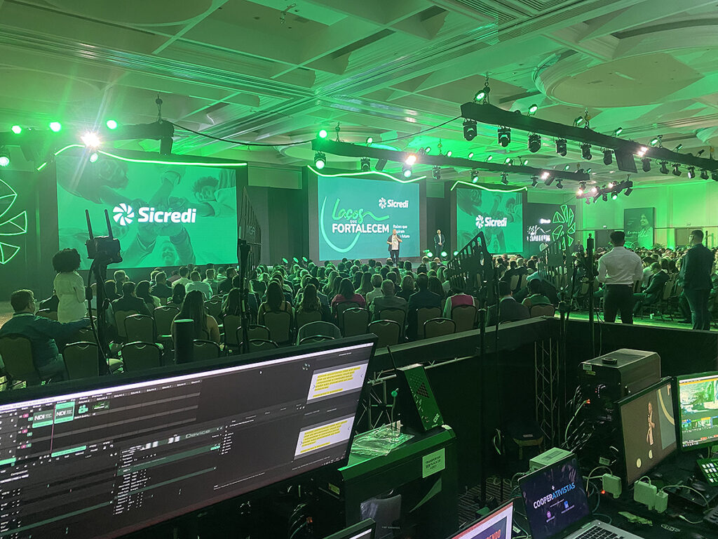 Organização de convenção de vendas corporativa para o Sicredi - Grupo Combo